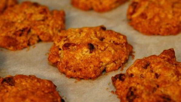 овсяное печенье с изюмом и грецкими орехами