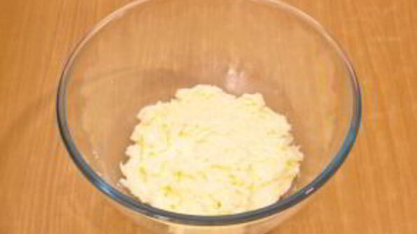 ванильное печенье с джемом и орехами