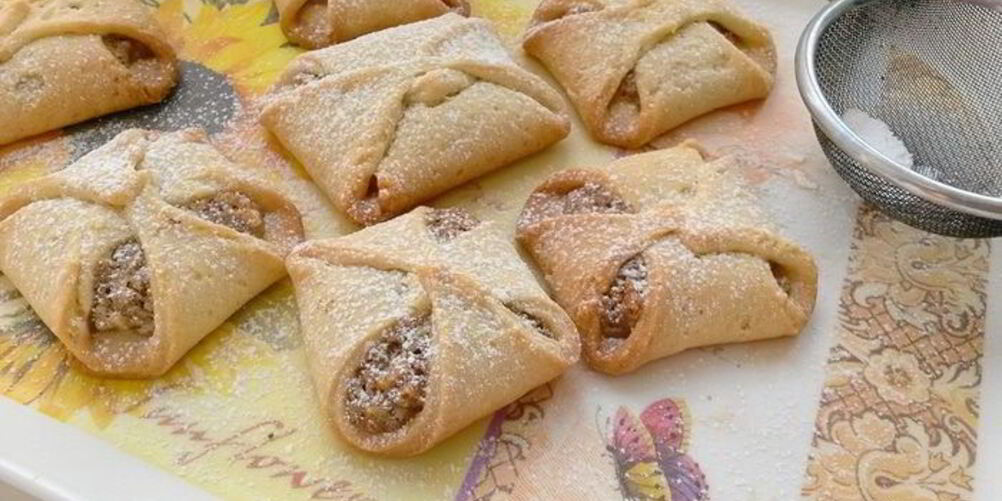 Рецепт песочных конвертиков с грецкими орехами