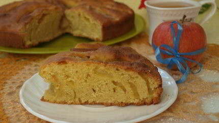 Грушевый пирог на минеральной воде