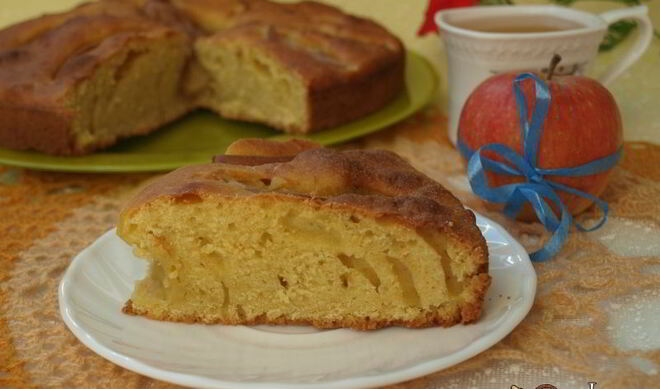 Грушевый пирог на минеральной воде