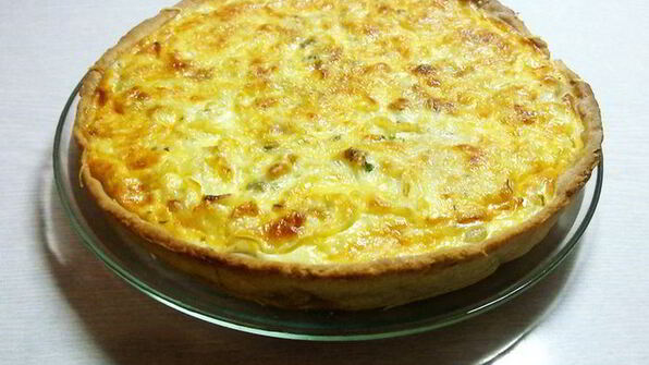 киш с фенхелем, цукини и луком