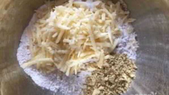 луково-яблочный пирог