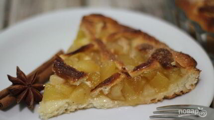 Пирог из дрожжевого теста с яблоками