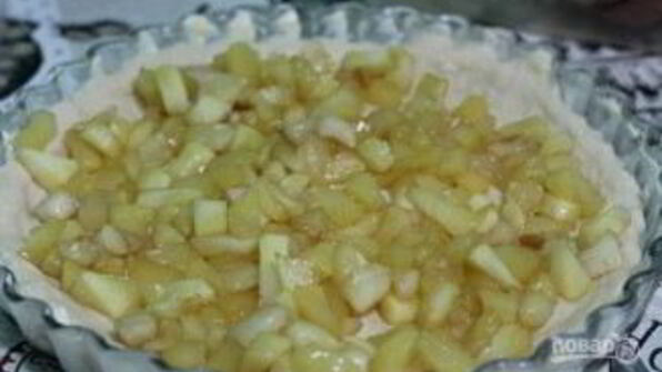 пирог из дрожжевого теста с яблоками