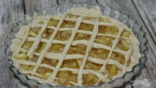 пирог из дрожжевого теста с яблоками
