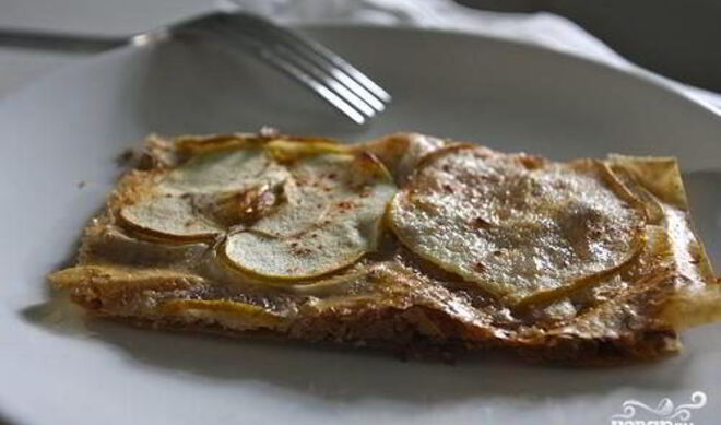 Пирог из теста фило с яблоками и грушами
