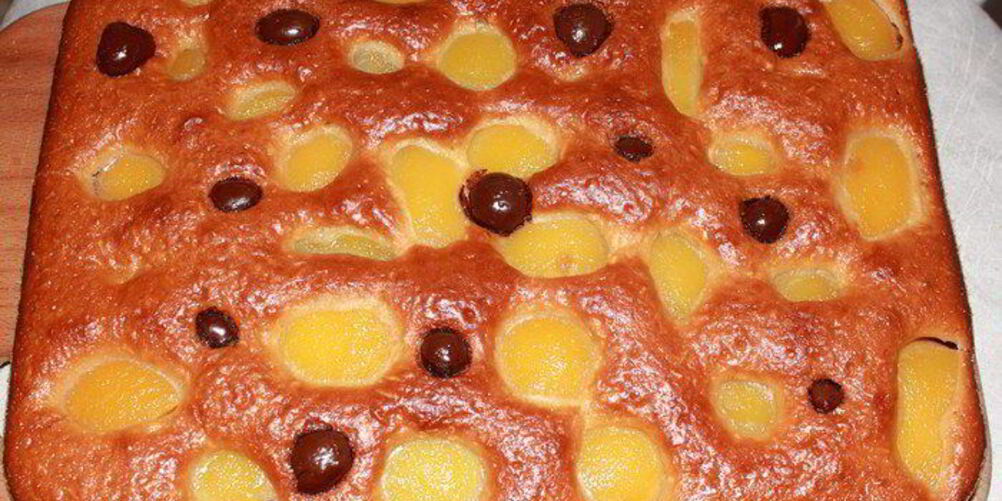 Рецепт пирога с персиками и вишней в шоколаде леди