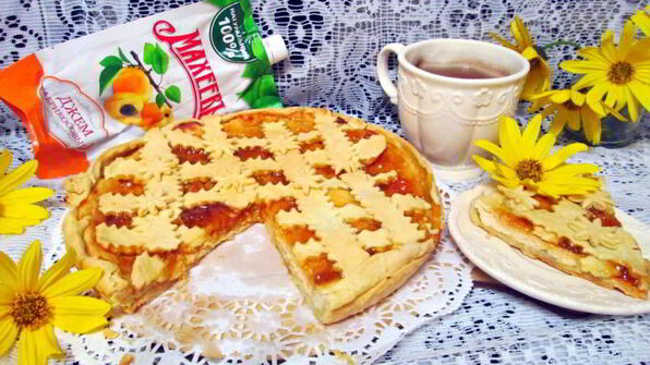 творожно-абрикосовый песочный пирог с абрикосовым джемом