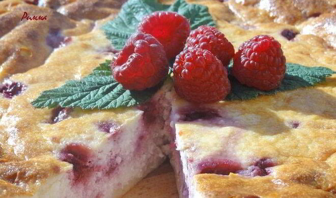 Творожный пирог с малиной