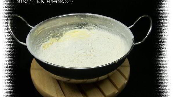 яблочный пирог с миндалем, клюквой и изюмом