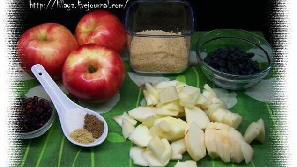 яблочный пирог с миндалем, клюквой и изюмом