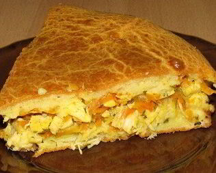 Заливной пирог с курицей и овощами в сметане