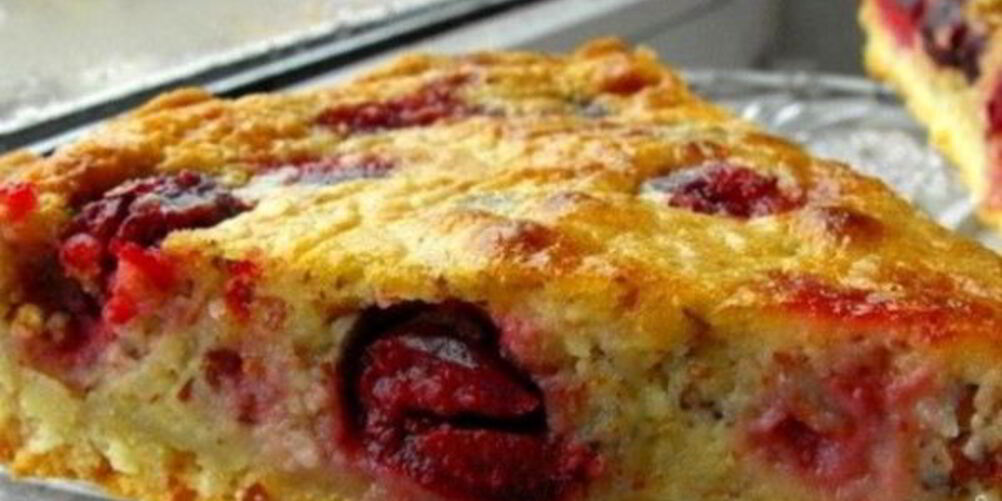 Рецепт заливного пирога с вишней в духовке