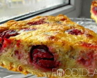 Заливной пирог с вишней в духовке