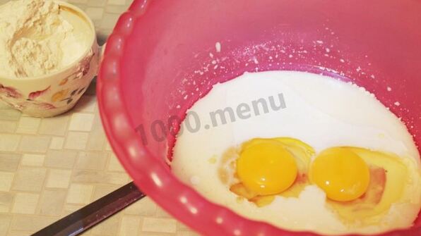 заливной пирог с яйцом и зеленым луком на кефире