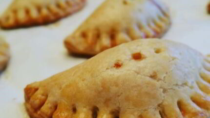 Маленькие пирожки с курицей