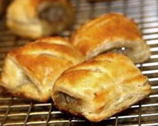 Пирожки из слоеного теста с шампиньонами