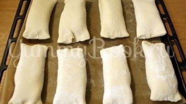 пирожки из слоеного теста