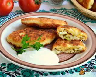 Пирожки из творожного теста с капустой и яйцом
