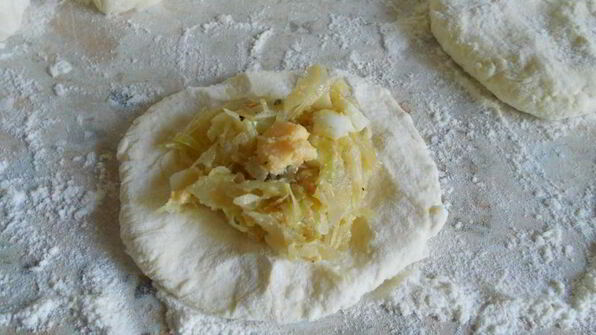 пирожки из творожного теста с капустой и яйцом