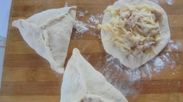 пирожки с картофелем и мясом