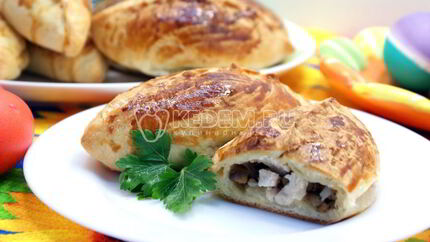 Пирожки с курицей и грибами