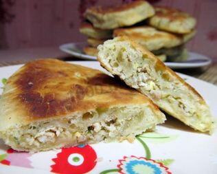Пирожки с курицей на сметане без дрожжей