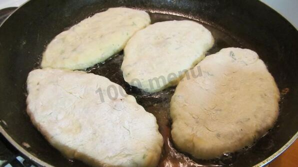 пирожки с курицей на сметане без дрожжей