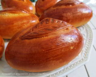 Пирожки с начинкой из картофельного пюре, лука и бекона