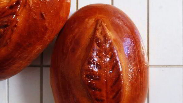 пирожки с начинкой из картофельного пюре, лука и бекона