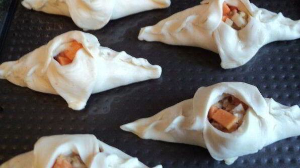 пирожки с орехами на слоеном тесте