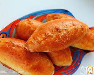 Пирожки с рыбой и рисом в хлебопечке