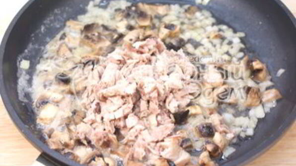 рождественские пирожки с грибами и курицей