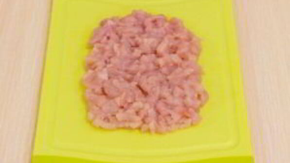 слоеные пирожки с курицей и картофелем