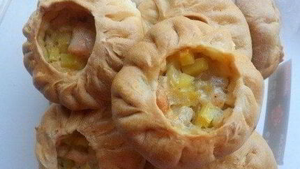 Татарские пирожки с картофелем, мясом и луком