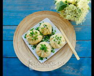 Вегетарианские пирожки баоцзы с капустой и грибами