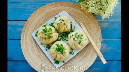 Вегетарианские пирожки баоцзы с капустой и грибами