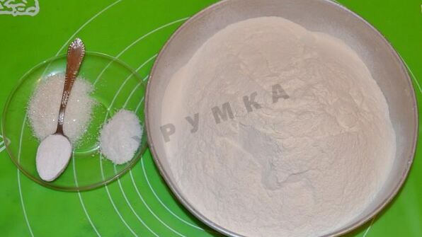 жареные пирожки с луком и яйцом на кефире