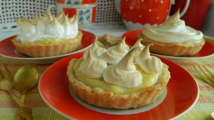 Лимонные пирожные с меренгой