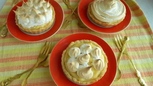 лимонные пирожные с меренгой