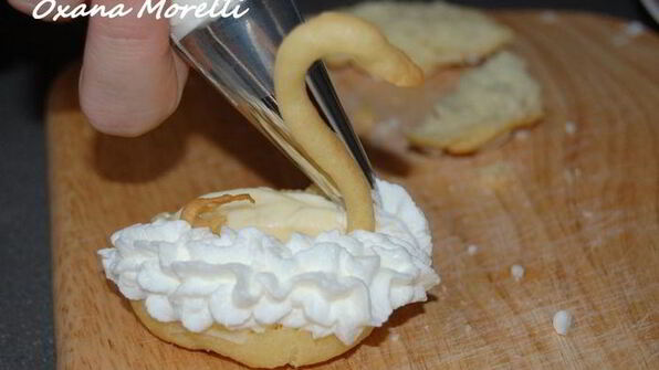 пирожное гуси-лебеди