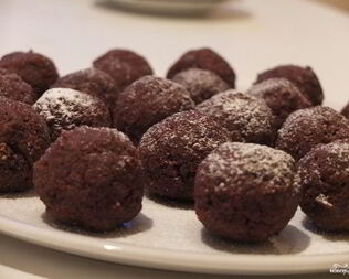 Пирожное картошка из печенья с молоком