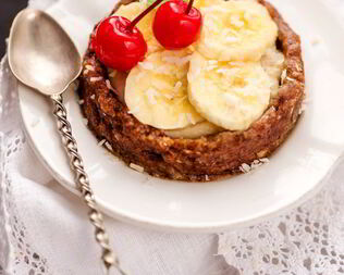 Пирожное с ореховым кремом и бананами без выпечки