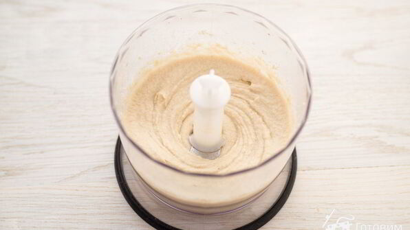 пирожное с ореховым кремом и бананами без выпечки