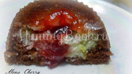 Пирожное шоколадное с кокосово-творожной начинкой