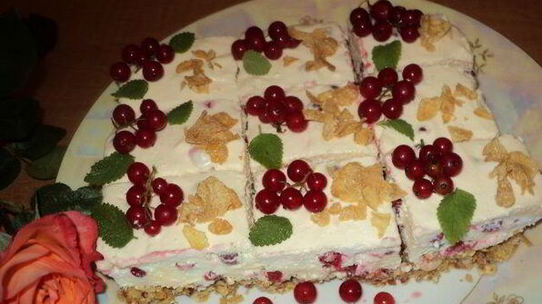 пирожное смородинка