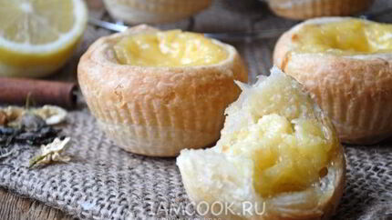 Португальское пирожное Паштейш с заварным кремом