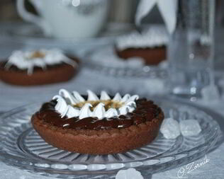 Шоколадно-мятные пирожные с арахисовой пастой