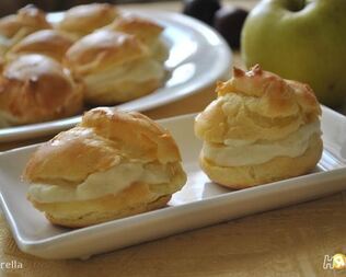 Швейцарские заварные пирожные с яблочным кремом